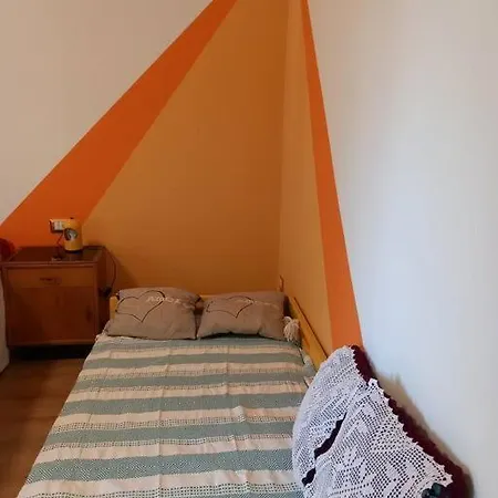 Apartment House - Leo & Malu *
